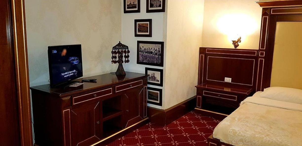 Cazare Plopii Fara Sot Iasi Esterno foto