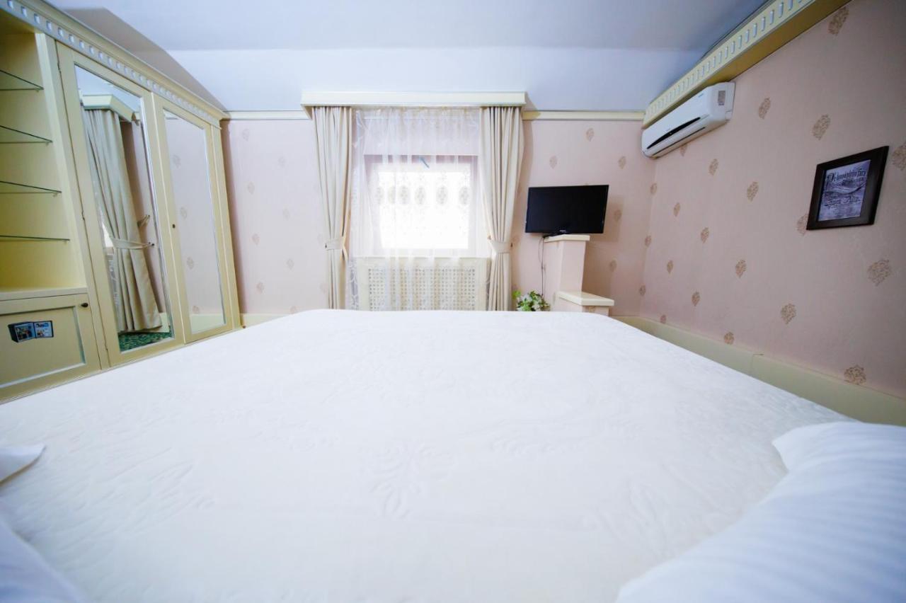 Cazare Plopii Fara Sot Iasi Esterno foto