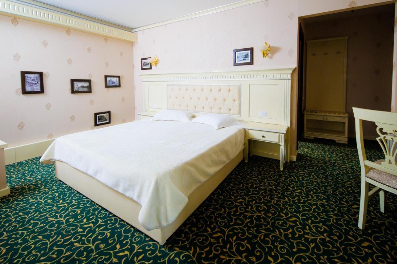 Cazare Plopii Fara Sot Iasi Esterno foto