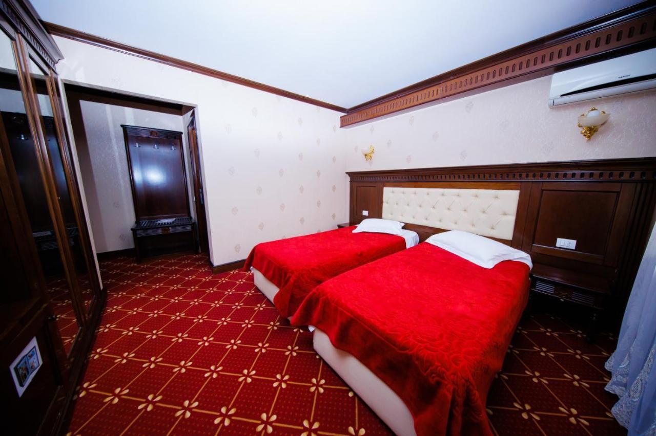Cazare Plopii Fara Sot Iasi Esterno foto