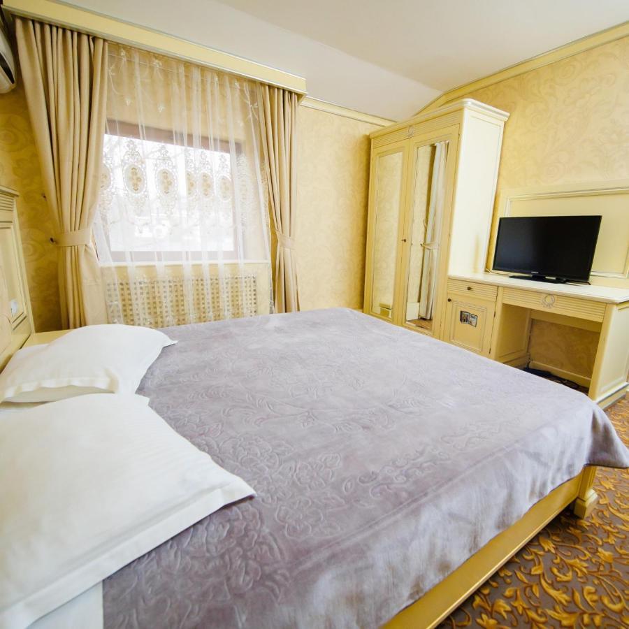Cazare Plopii Fara Sot Iasi Esterno foto